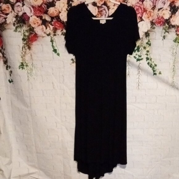 LuLaRoe Dresses & Skirts - LuLaRoe Black High-Low Carly Dress